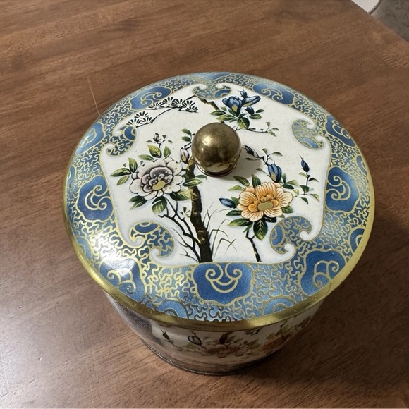 Daher Long Island NY Tin Container Floral Design Made In England With Lid - Picture 3 of 7